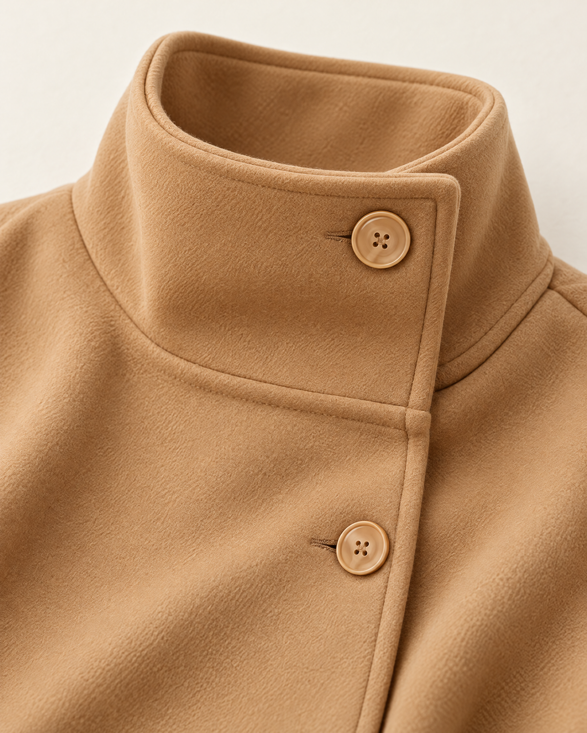 Funnel collar and button detail